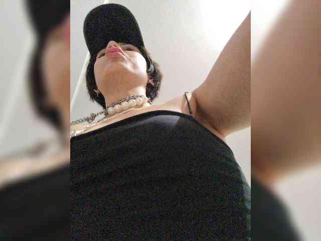 Tinablackkk webcam