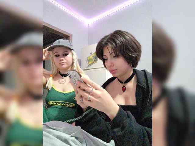 Tinablackkk live couple cam on bongacams