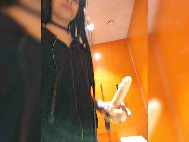 Tinablackkk webcam