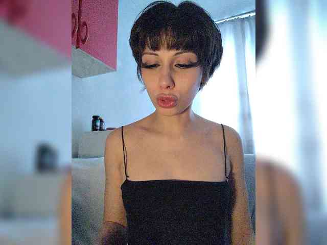 Tinablackkk Live Webcam on BongaCams