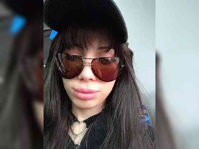 Tinablackkk webcam