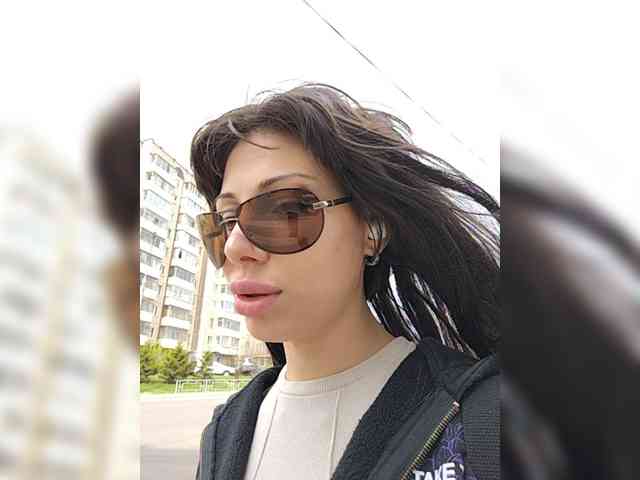 Tinablackkk webcam