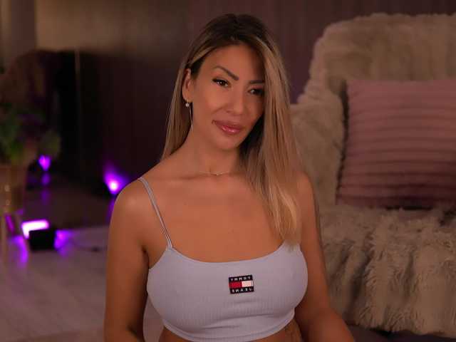 SophiaPotts live cam on BongaCams