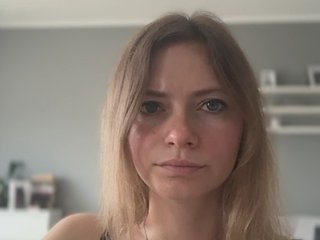 kissMillie Porn Show