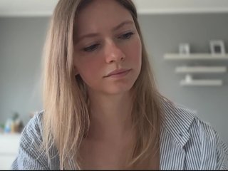 kissMillie Porn Show