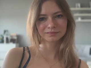 kissMillie Porn Show