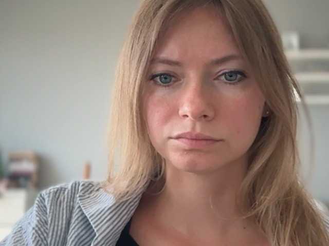 kissMillie live webcam show