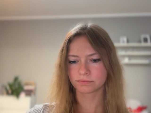 kissMillie live webcam show