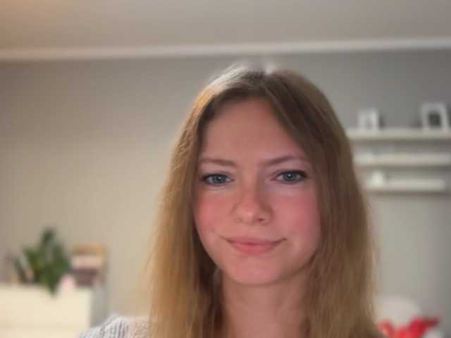 kissMillie live webcam show