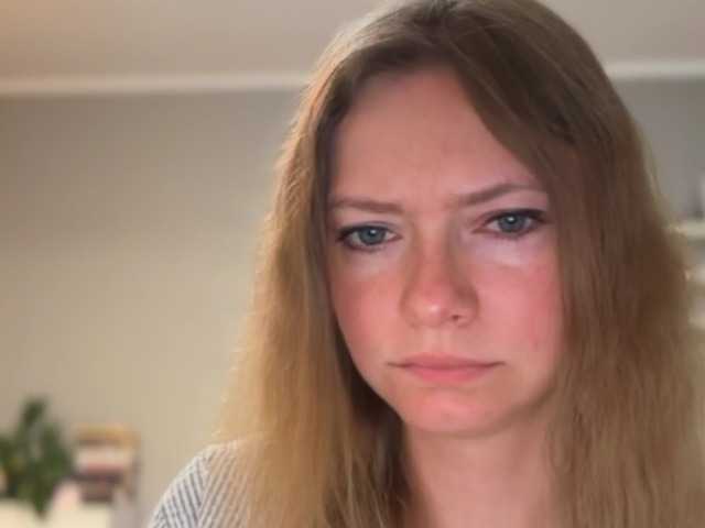 kissMillie live webcam show
