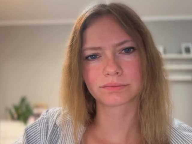 kissMillie live webcam show
