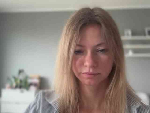 kissMillie webcam