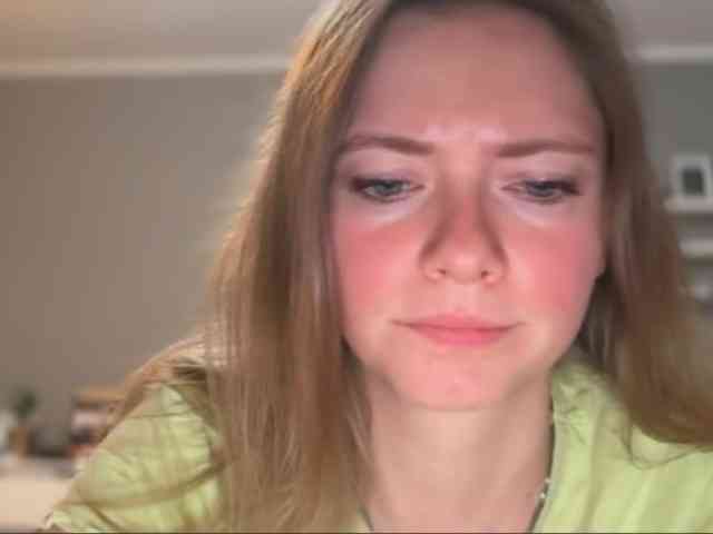 kissMillie webcam