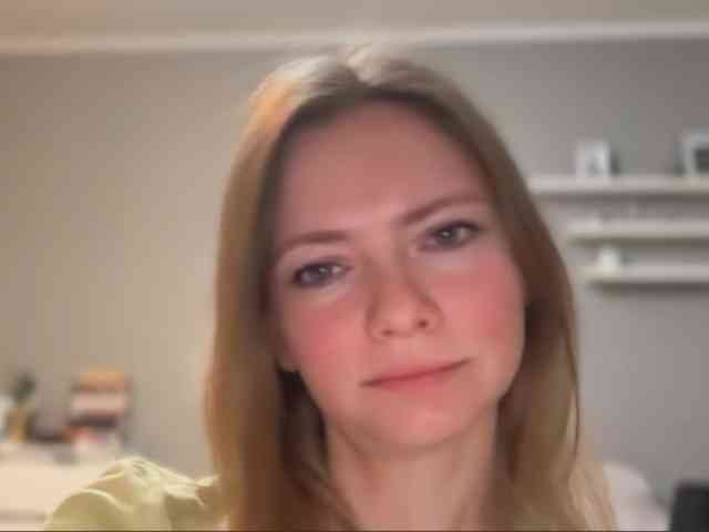kissMillie webcam