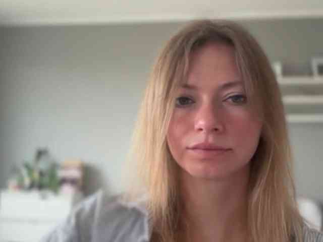 kissMillie webcam