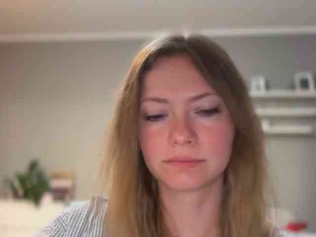 kissMillie webcam