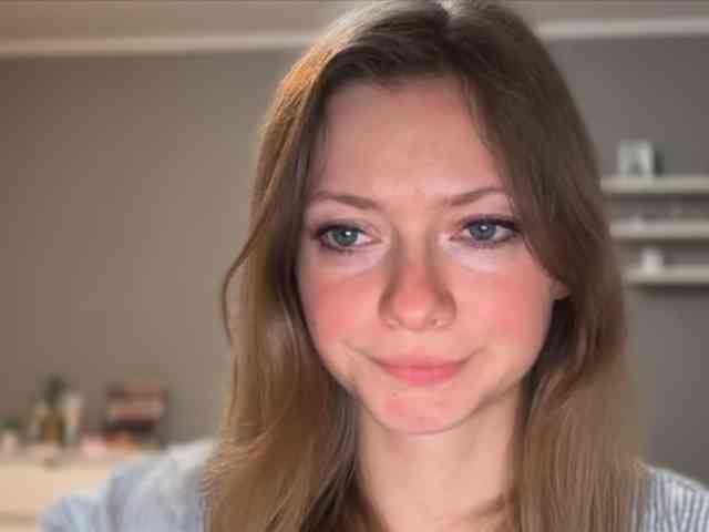 kissMillie webcam