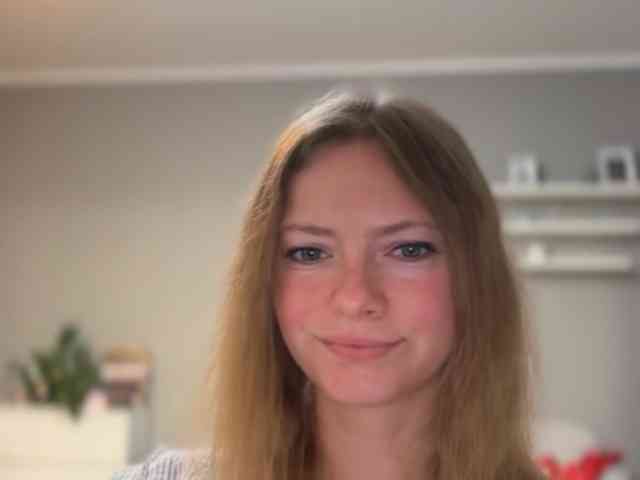 kissMillie webcam