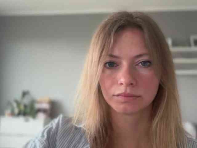 kissMillie webcam
