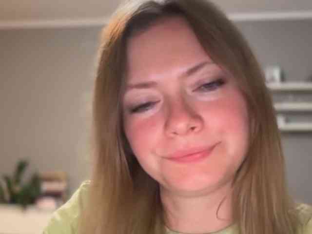 kissMillie webcam