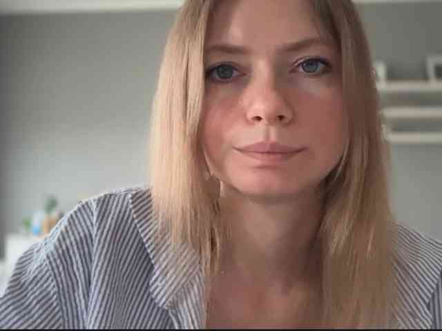 kissMillie webcam