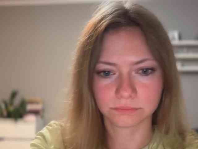 kissMillie webcam