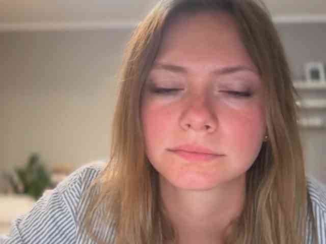kissMillie webcam