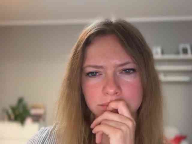 kissMillie webcam
