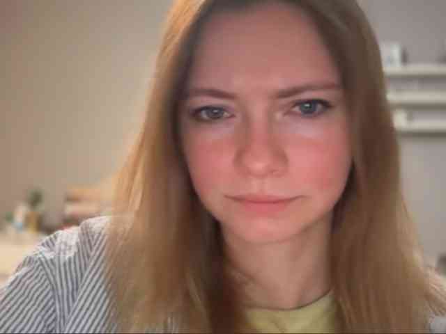 kissMillie webcam