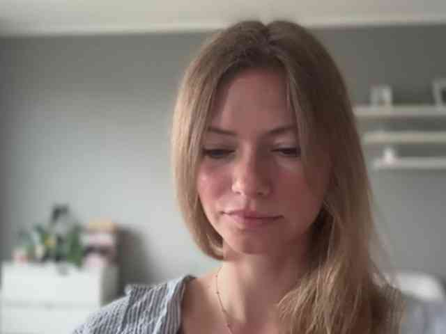 kissMillie webcam