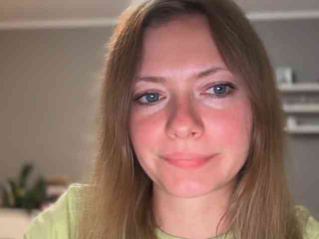 kissMillie webcam