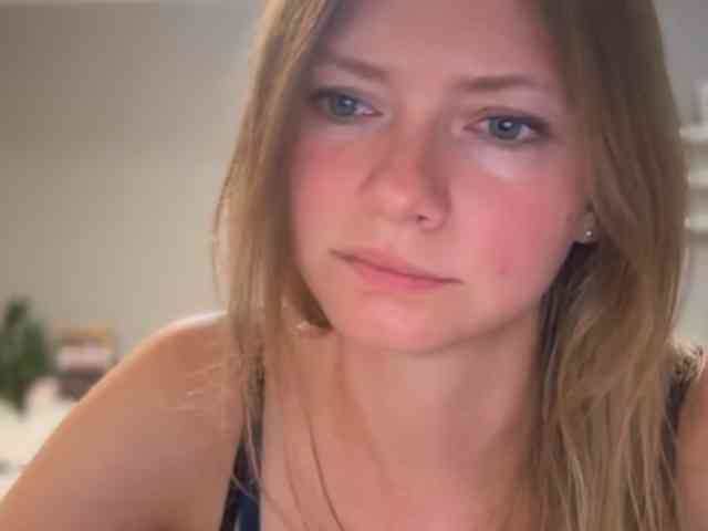kissMillie webcam