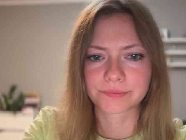 kissMillie webcam