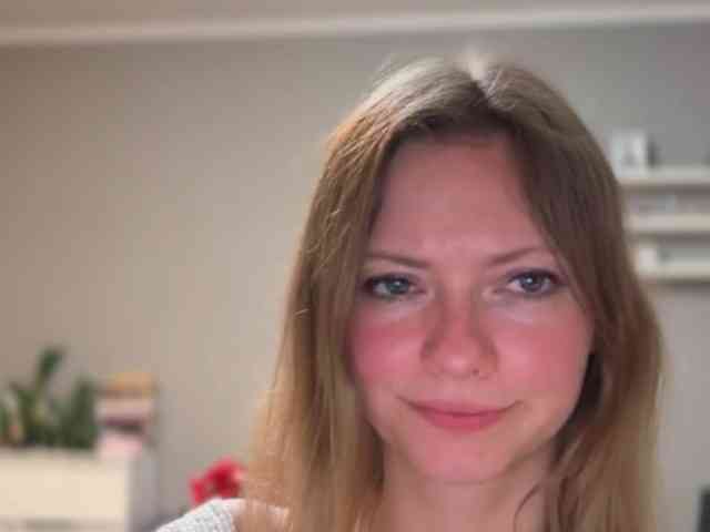 kissMillie webcam