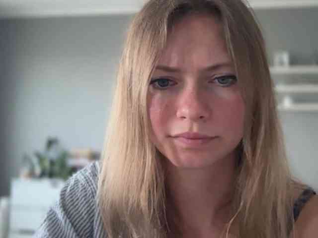 kissMillie webcam