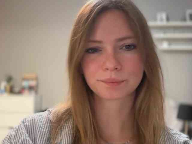 kissMillie webcam