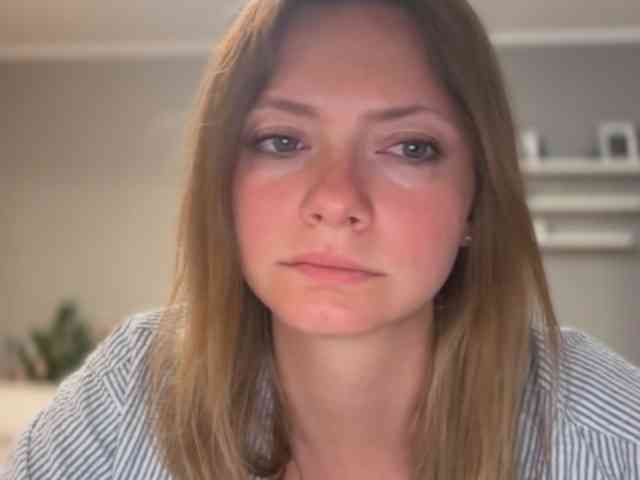 kissMillie webcam