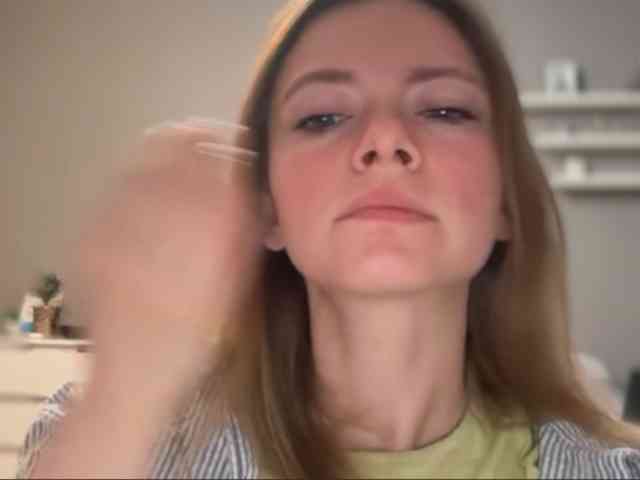 kissMillie webcam
