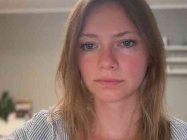 kissMillie webcam