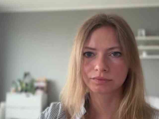 kissMillie webcam