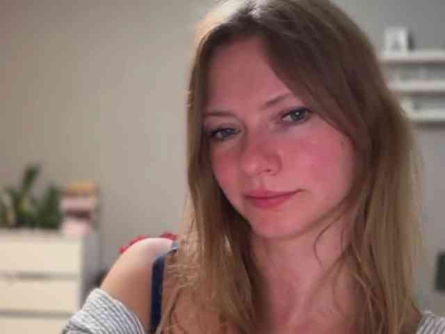 kissMillie webcam