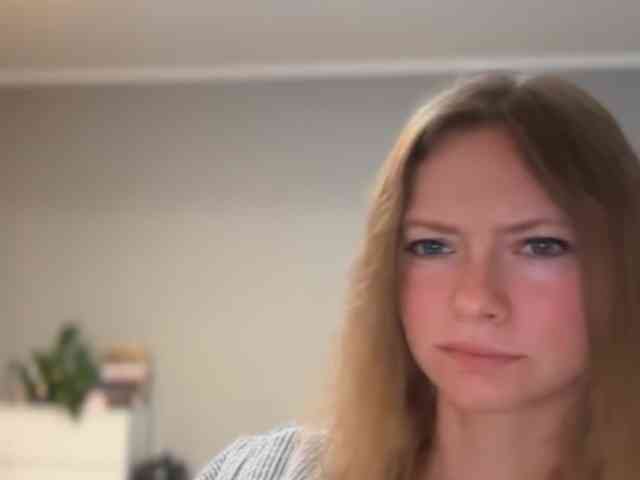kissMillie webcam