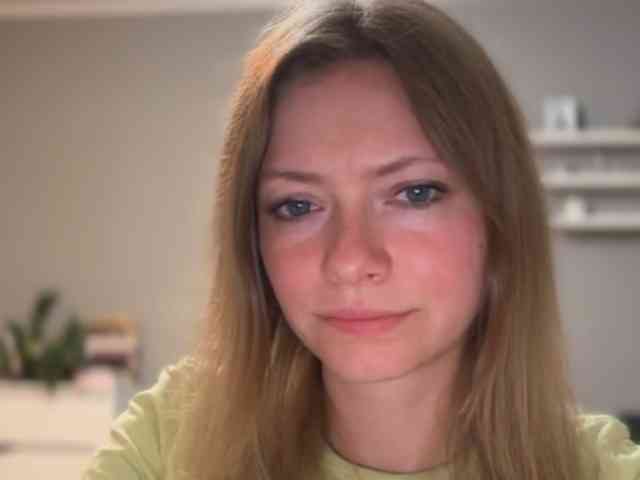 kissMillie webcam