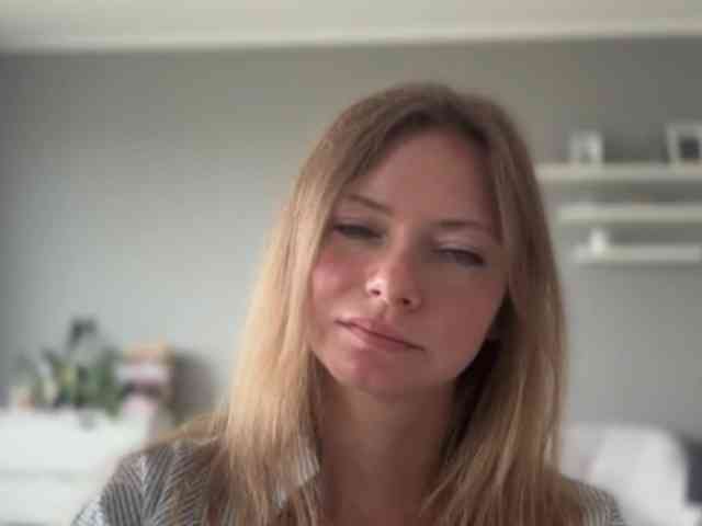 kissMillie webcam