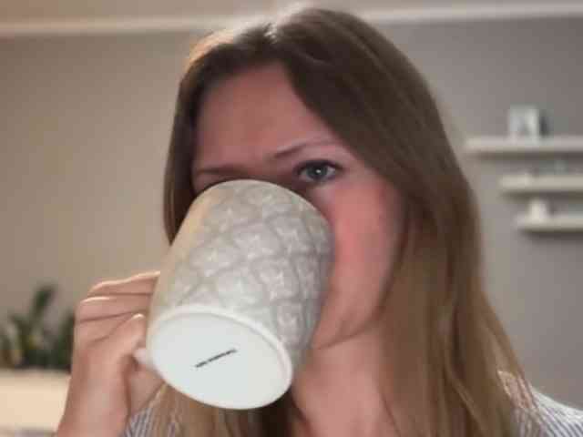 kissMillie webcam