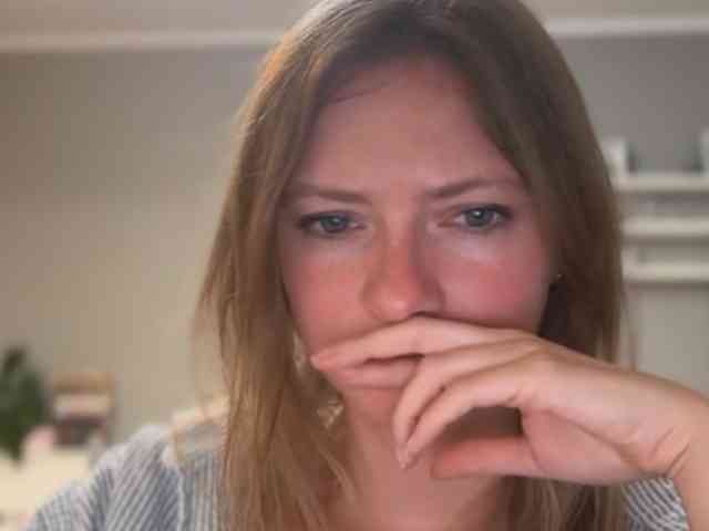 kissMillie webcam