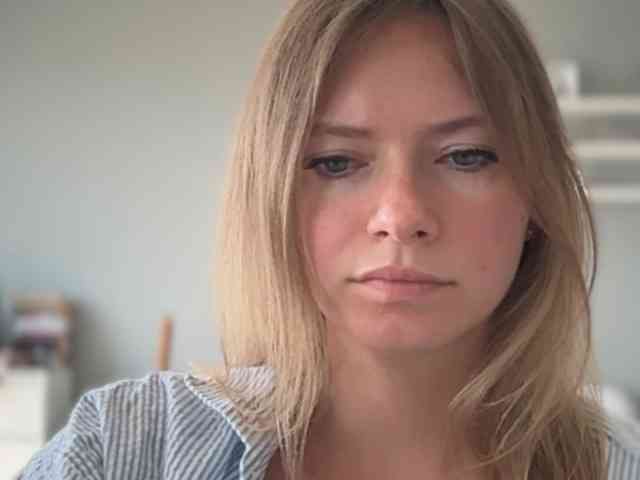 kissMillie webcam