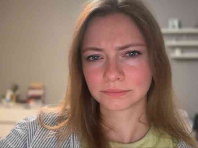 kissMillie webcam