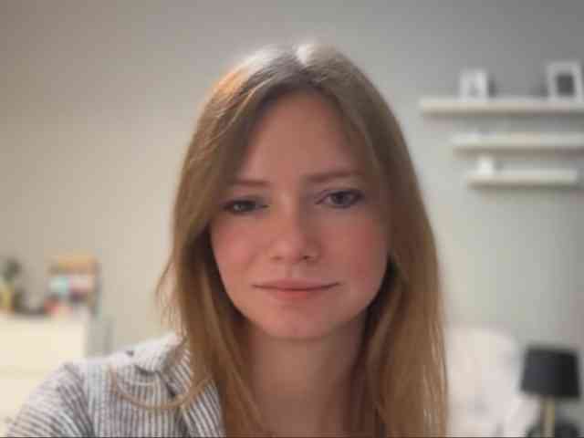 kissMillie webcam