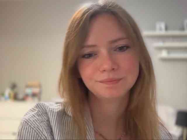 kissMillie webcam